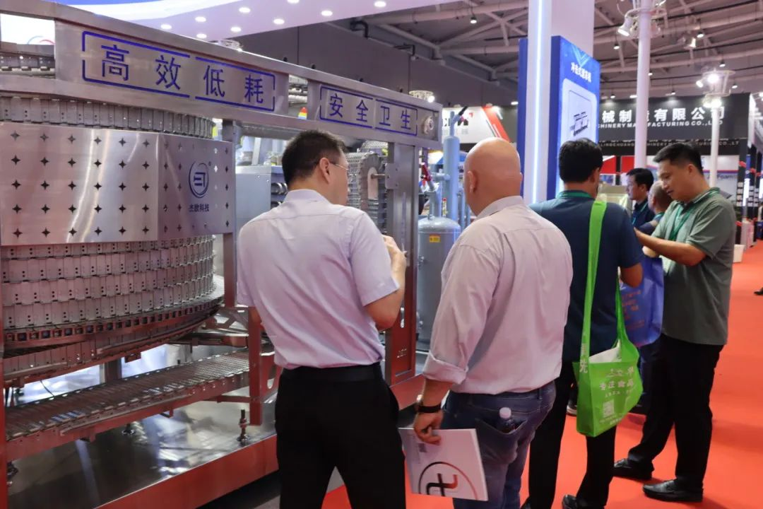 Exhibition Report 9 Exhibition Report 9